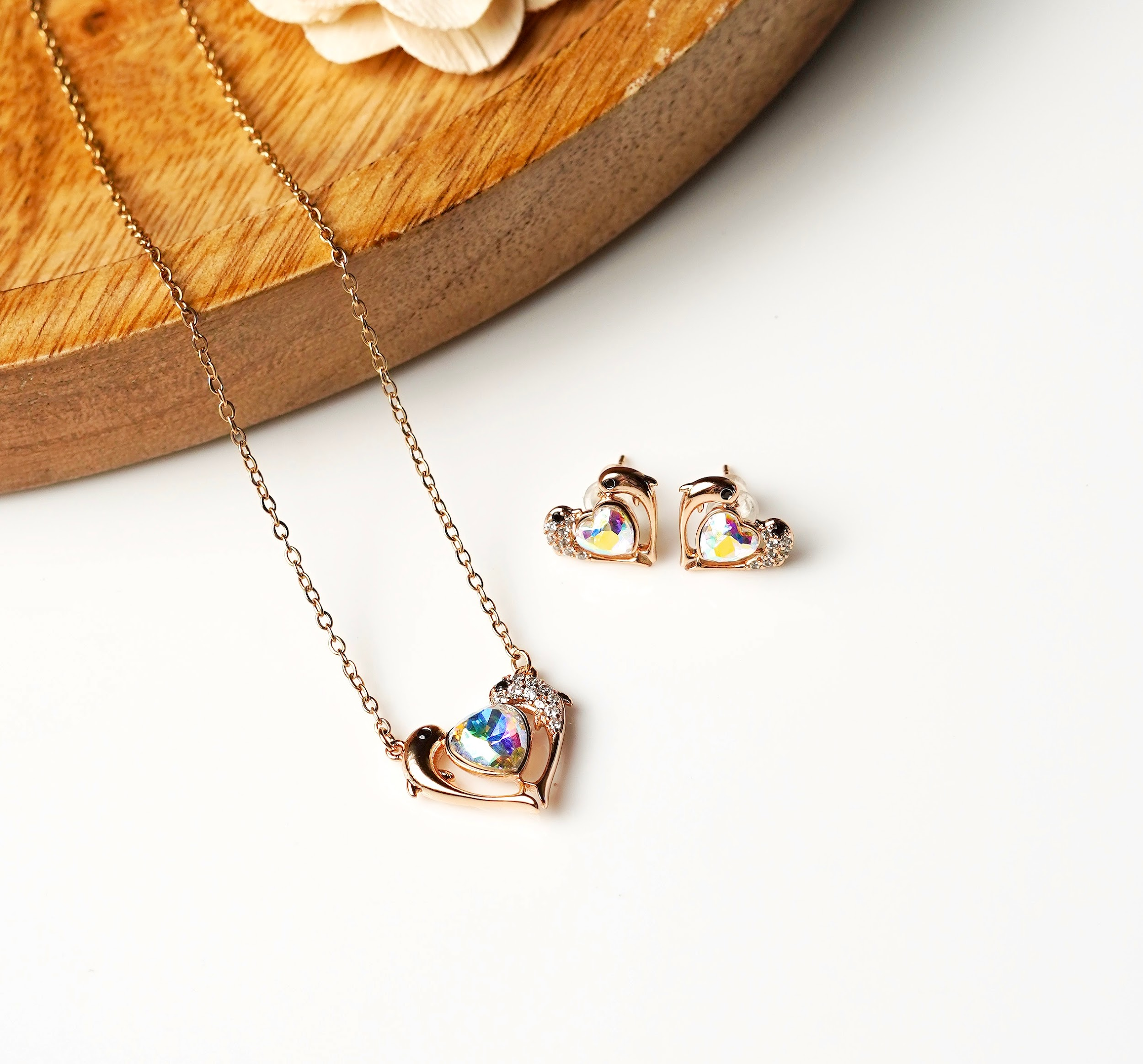 Love's Embrace Pendant Set